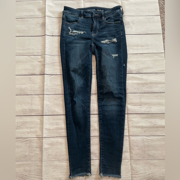 American Eagle Jegging With Light Distress - Picture 4 of 4
